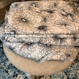 Full sheet bed set barely used.